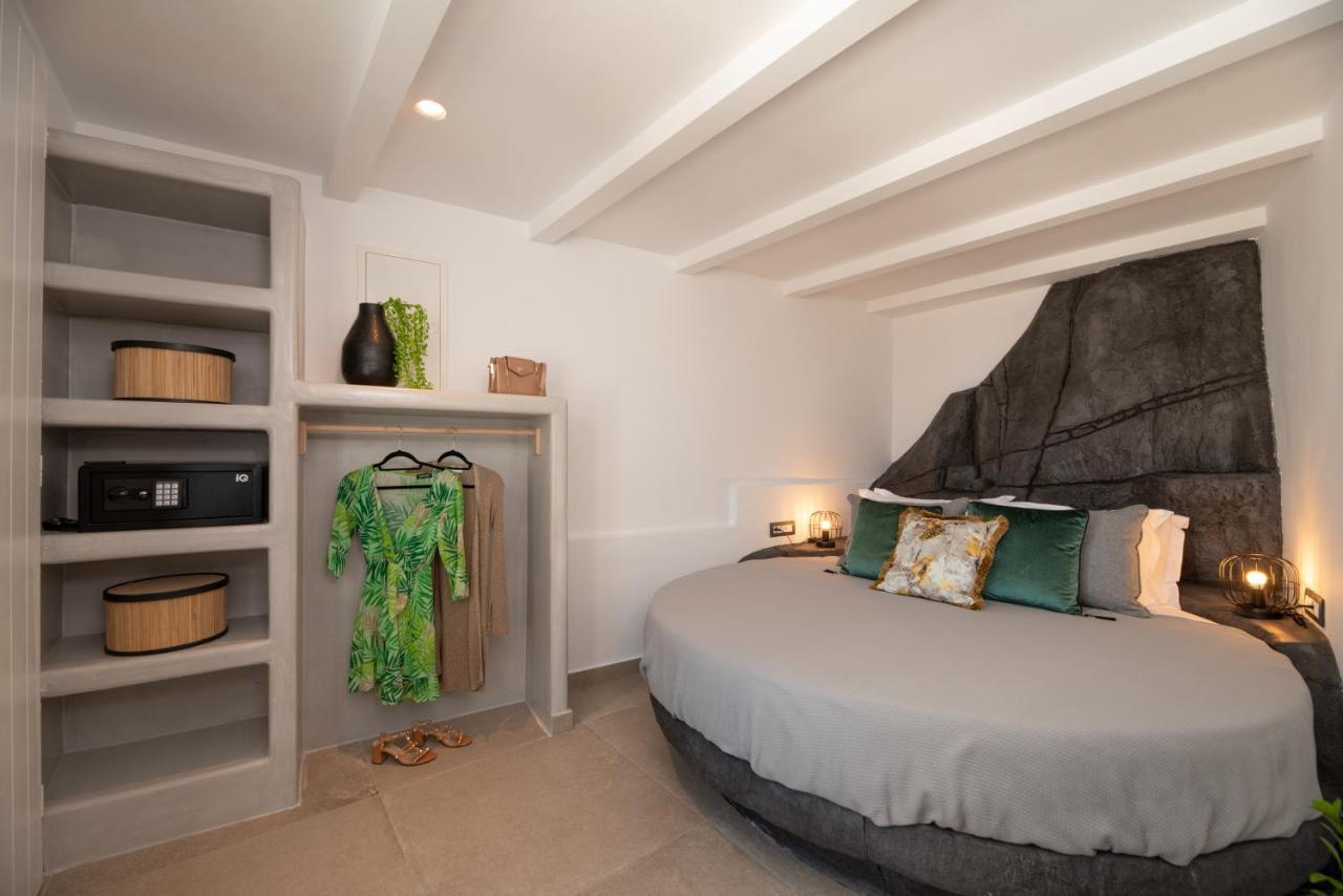 Daydream Luxury Suites Fira  Eksteriør billede