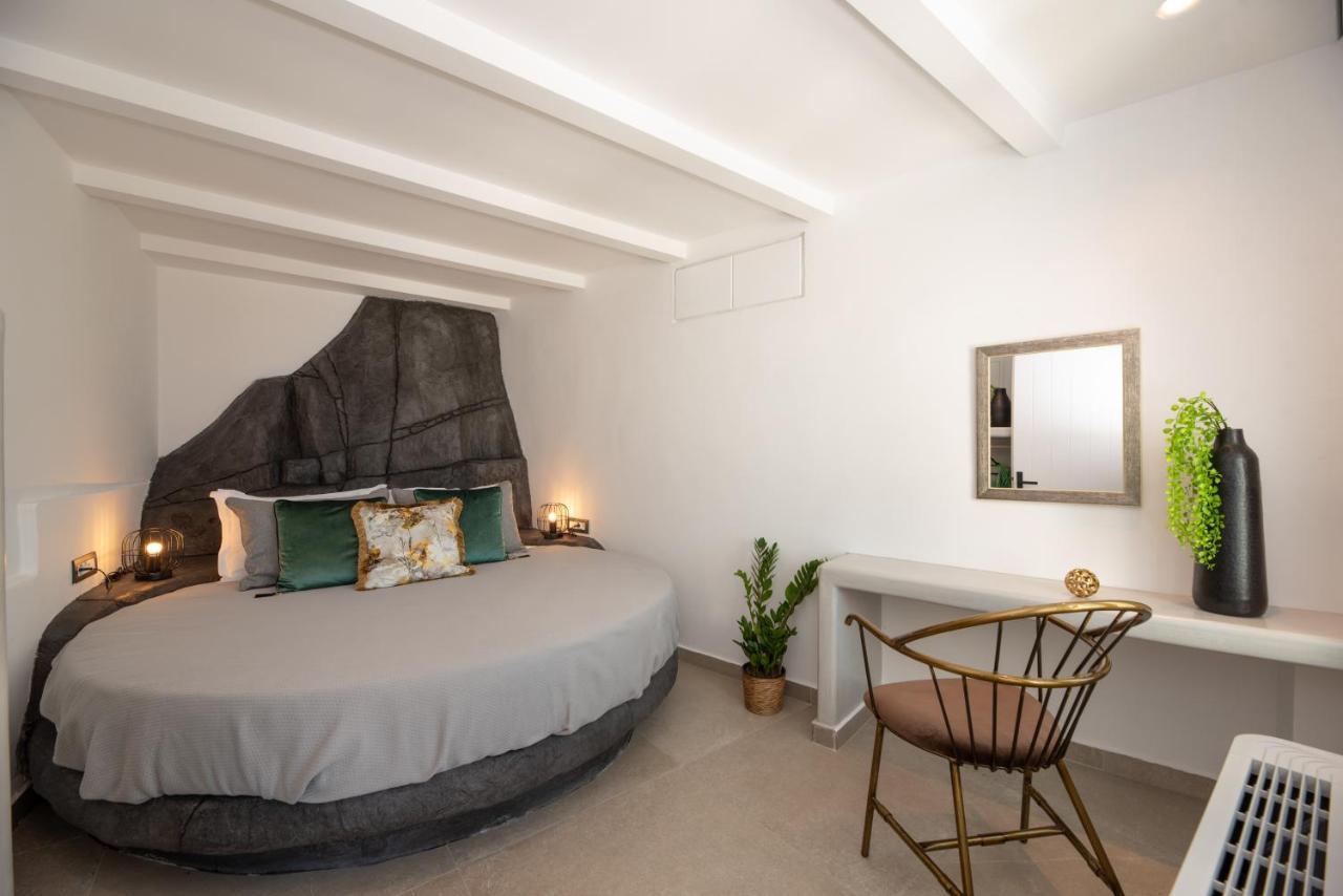 Daydream Luxury Suites Fira  Eksteriør billede